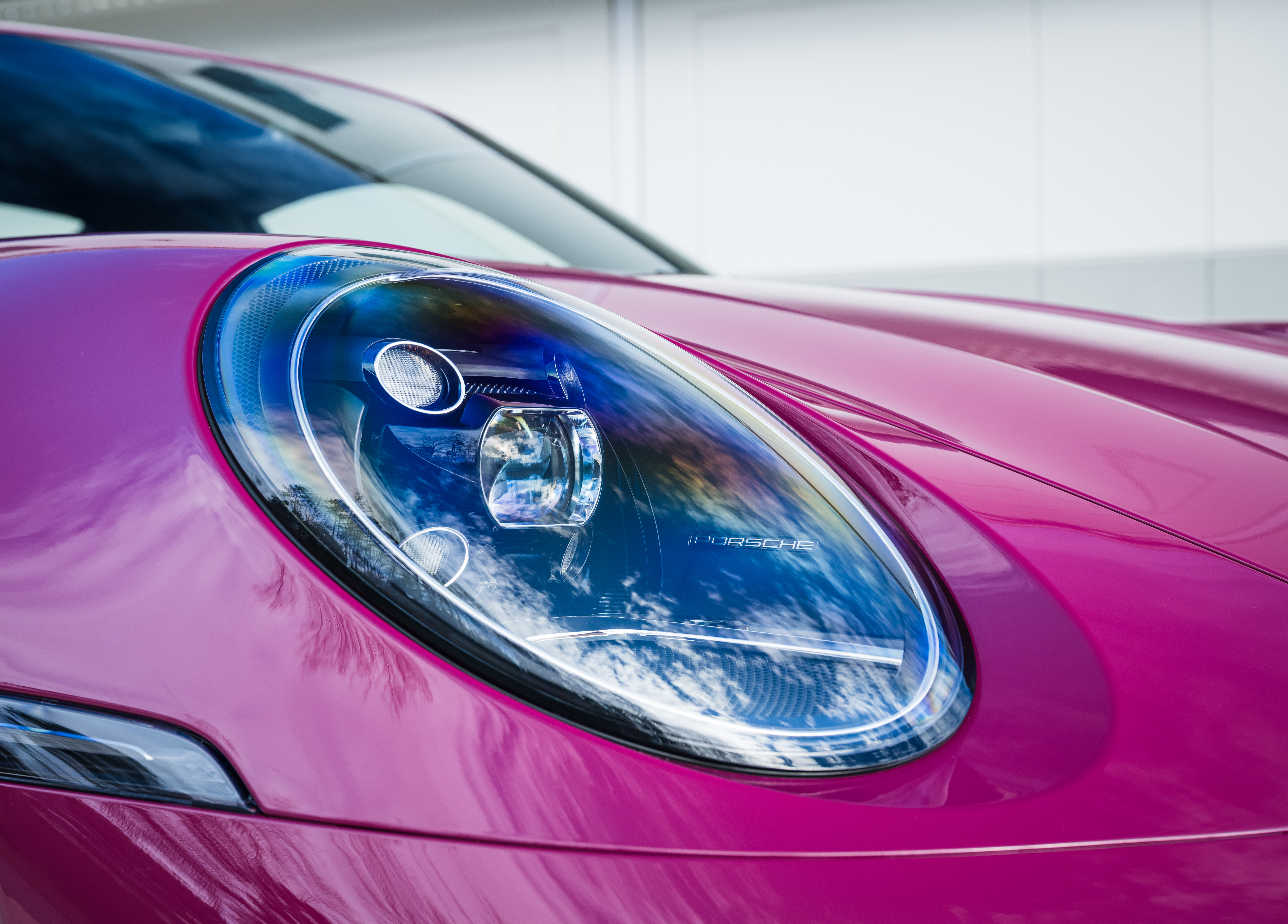 Porsche 911 demonstrating the gloss of having Gtechniq Crystal Serum Ultra applied